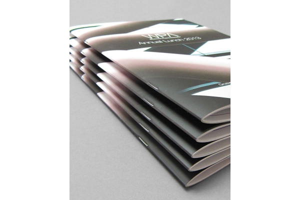 Imprimir revistas grapadas baratas